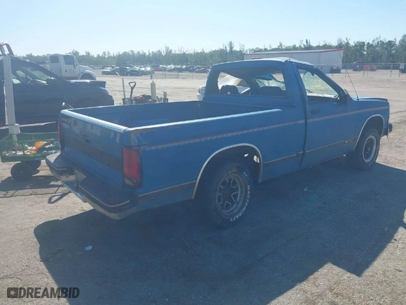 1993 Chevrolet S-10 EL with VIN 1GCCS14A8P8187628, listed as a IAAI auction lot 41787335 with 212,563 mi miles. Bid and sale history available at carsss.com. Image 4.