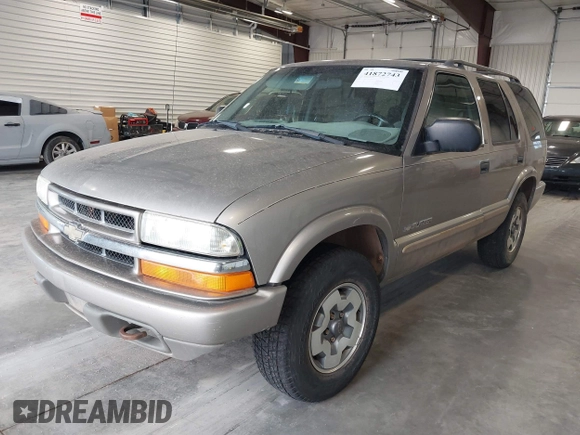 2002 Chevrolet Blazer LS z VIN 1GNDT13WX2K182268, wystawiony jako IAAI lot #41872743 z przebiegiem 135 008 mil mil oraz . Historia ofert i sprzedaży dostępna na DreamBid. Obrazek 19.