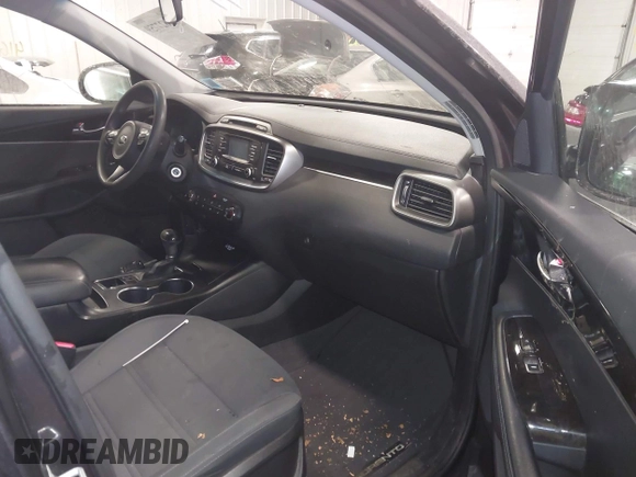 2016 Kia Sorento LX with VIN 5XYPGDA37GG016629, listed as a IAAI auction lot 41627759 with 80,558 mi miles and . Bid and sale history available at DreamBid. Image 5.