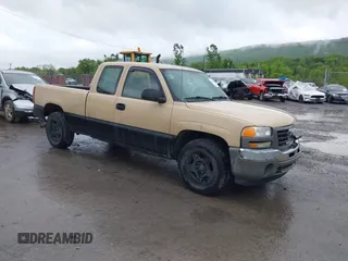 2005 GMC Sierra 1500 SLE z VIN 1GTEK19T35Z193041, wystawiony jako IAAI lot #42241043 z przebiegiem Nie podano mil oraz . Historia ofert i sprzedaży dostępna na DreamBid. Obrazek 1.