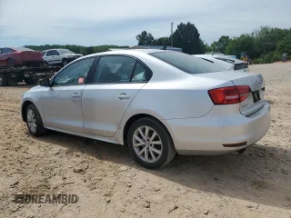 2015 Volkswagen Jetta SE z VIN 3VWD17AJ4FM221246, wystawiony jako Copart lot #54321255 z przebiegiem 172 906 mil mil oraz Szkoda całkowita • Salvage title. Historia ofert i sprzedaży dostępna na DreamBid. Obrazek 2.