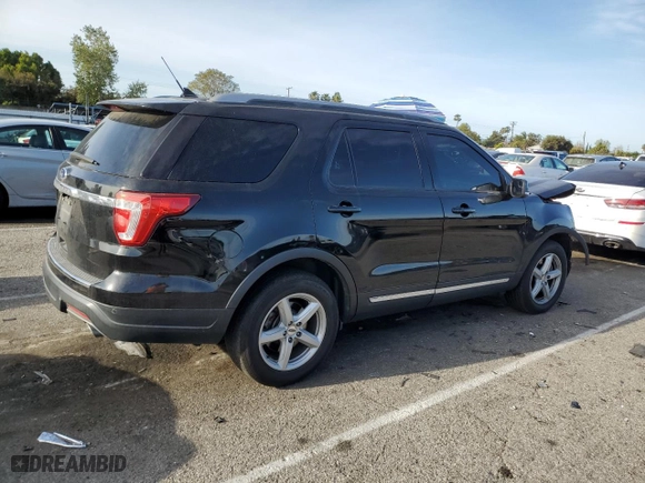 2018 Ford Explorer XLT with VIN 1FM5K7D88JGC72244, listed as a Copart auction lot 51465125 with 76,336 mi miles and Salvage Title. Bid and sale history available at carsss.com. Image 3.