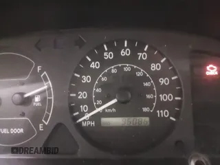 2000 Chevrolet Prizm LSi z VIN 1Y1SK528XYZ430060, wystawiony jako IAAI lot #41173059 z przebiegiem 96 086 mil mil oraz . Historia ofert i sprzedaży dostępna na DreamBid. Obrazek 7.