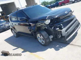 2018 Kia Soul with VIN KNDJN2A20J7588072, listed as a IAAI auction lot 42017446 with 89,085 mi miles. Bid and sale history available at carsss.com. Image 13.