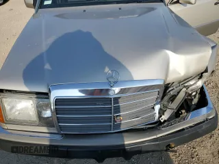 1993 Mercedes-Benz E Class with VIN WDBEA32E2PB985394, listed as a Copart auction lot 65040584 with 260,519 mi miles and Salvage Title. Bid and sale history available at carsss.com. Image 11.