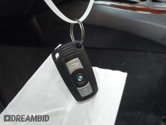 2011 BMW 3 Series 328i с VIN WBAPH5C59BA447948, выставлен на аукционе IAAI как лот 42791025 с пробегом 124 445 миль миль и . История ставок и продаж доступна на DreamBid. Изображение 11.