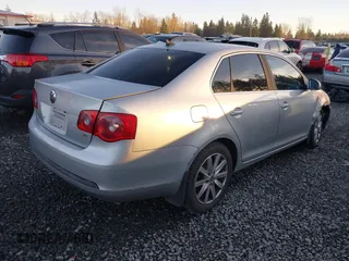 2007 Volkswagen Jetta 2.5 z VIN 3VWRG71K37M029136, wystawiony jako IAAI lot #41291108 z przebiegiem 219 980 mil mil oraz . Historia ofert i sprzedaży dostępna na DreamBid. Obrazek 4.