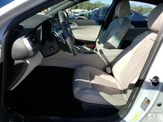 2022 Genesis G70 3.3T with VIN KMTG54TE8NU100556, listed as a Copart auction lot 82680694 with 42,679 mi miles and Salvage Title. Bid and sale history available at carsss.com. Image 7.