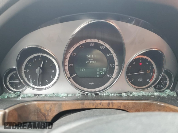 2011 Mercedes-Benz E 350 Luxury with VIN WDDHF8HB0BA458047, listed as a Copart auction lot 59874225 with 201,983 mi miles and Salvage title. Bid and sale history available at DreamBid. Image 9.