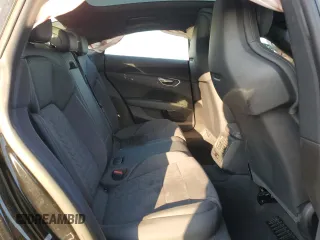 2023 Audi e-tron GT Premium Plus z VIN WAUFJBFW1P7003924, wystawiony jako Copart lot #87554385 z przebiegiem Nie podano mil oraz Szkody całkowita. Historia ofert i sprzedaży dostępna na DreamBid. Obrazek 11.