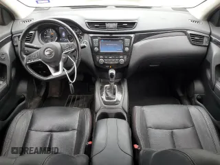 2017 Nissan Rogue SL with VIN JN1BJ1CP4HW031123, listed as a Copart auction lot 51189205 with 44,720 mi miles and Clean title. Bid and sale history available at DreamBid. Image 8.