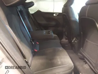 2023 Volvo XC40 Ultimate z VIN YV4ED3UM4P2052302, wystawiony jako IAAI lot #41350191 z przebiegiem 8 542 mil mil oraz . Historia ofert i sprzedaży dostępna na DreamBid. Obrazek 8.
