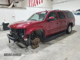 2010 Chevrolet Suburban LT z VIN 1GNUKJE31AR121533, wystawiony jako Copart lot #48742035 z przebiegiem 293 499 mil mil oraz Czysty tytuł • Clean title. Historia ofert i sprzedaży dostępna na DreamBid. Obrazek 1.
