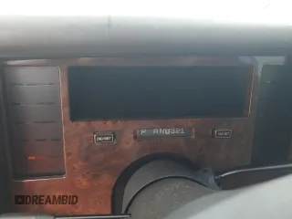 1994 Cadillac Fleetwood z VIN 1G6DW52P4RR727421, wystawiony jako Copart lot #61037024 z przebiegiem Nie podano mil oraz Szkoda całkowita • Salvage title. Historia ofert i sprzedaży dostępna na DreamBid. Obrazek 9.