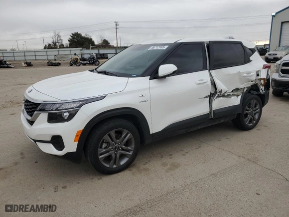 2021 Kia Seltos LX with VIN KNDEPCAA7M7187762, listed as a Copart auction lot 48712165 with 22,014 mi miles and Salvage Title. Bid and sale history available at carsss.com. Image 1.