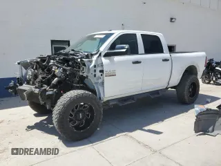 2017 Ram 2500 Tradesman z VIN 3C6UR5CLXHG695113, wystawiony jako Copart lot #57920325 z przebiegiem Nie podano mil oraz Szkoda całkowita • Salvage title. Historia ofert i sprzedaży dostępna na DreamBid. Obrazek 1.