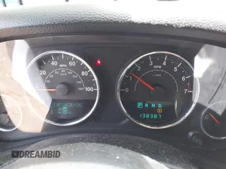 2013 Jeep Wrangler Unlimited Sport z VIN 1C4BJWDG0DL577812, wystawiony jako IAAI lot #42301104 z przebiegiem 138 387 mil mil oraz . Historia ofert i sprzedaży dostępna na DreamBid. Obrazek 7.