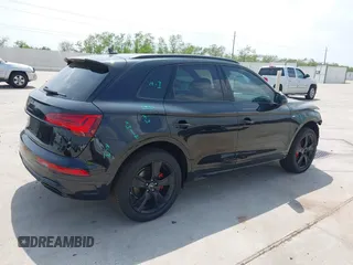 2025 Audi Q5 S line Premium z VIN WA1GAAFY3S2040329, wystawiony jako IAAI lot #41896569 z przebiegiem 2 575 mil mil oraz . Historia ofert i sprzedaży dostępna na DreamBid. Obrazek 4.