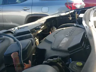 2022 Honda Pilot Touring 7-Passenger z VIN 5FNYF5H61NB019768, wystawiony jako IAAI lot #42438780 z przebiegiem Nie podano mil oraz . Historia ofert i sprzedaży dostępna na DreamBid. Obrazek 20.