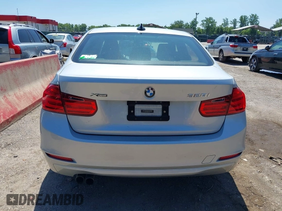 2014 BMW 3 Series 328i xDrive с VIN WBA3B5C59EP540972, выставлен на аукционе IAAI как лот 42411013 с пробегом 183 757 миль миль и . История ставок и продаж доступна на DreamBid. Изображение 17.