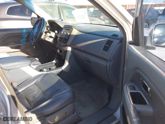 2008 Honda Pilot EX-L with VIN 5FNYF28598B025067, listed as a IAAI auction lot 41638109 with 200,093 mi miles. Bid and sale history available at carsss.com. Image 5.