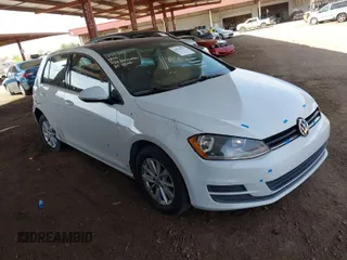 2015 Volkswagen Golf TSI S z VIN 3VW117AU2FM067634, wystawiony jako IAAI lot #41925577 z przebiegiem 170 238 mil mil oraz . Historia ofert i sprzedaży dostępna na DreamBid. Obrazek 1.