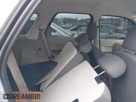 2008 Ford Escape XLS with VIN 1FMCU92Z18KE18919, listed as a IAAI auction lot 40941548 with Not provided miles and . Bid and sale history available at DreamBid. Image 8.