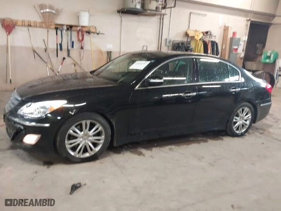 2013 Hyundai Genesis 3.8L with VIN KMHGC4DDXDU240967, listed as a IAAI auction lot 41826352 with 194,389 mi miles. Bid and sale history available at carsss.com. Image 14.