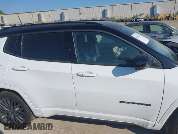 2022 Jeep Compass High Altitude with VIN 3C4NJDCB0NT164138, listed as a IAAI auction lot 40331205 with 23,505 mi miles and . Bid and sale history available at carsss.com. Image 12.