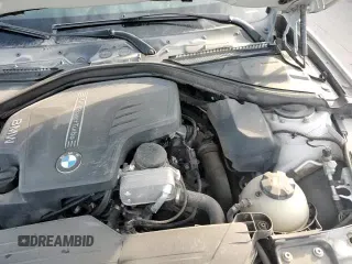 2017 BMW 3 Series 320i xDrive z VIN WBA8E5G58HNU22452, wystawiony jako Copart lot #84893605 z przebiegiem 135 980 mil mil oraz Szkoda całkowita • Salvage title. Historia ofert i sprzedaży dostępna na DreamBid. Obrazek 14.