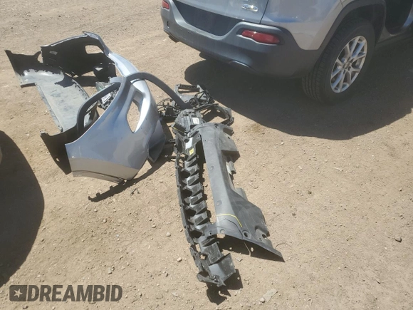 2015 Jeep Cherokee Latitude with VIN 1C4PJMCB6FW734003, listed as a Copart auction lot 54659085 with 146,379 mi miles and Salvage Title. Bid and sale history available at DreamBid. Image 13.