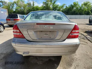 2007 Mercedes-Benz C 280 Luxury with VIN WDBRF54H97A936639, listed as a Copart auction lot 62025045 with 121,598 mi miles and Clean title. Bid and sale history available at DreamBid. Image 6.