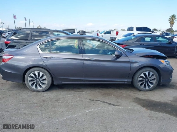 2017 Honda Accord Hybrid EX-L with VIN JHMCR6F55HC027812, listed as a IAAI auction lot 41550180 with 8,539 mi miles. Bid and sale history available at carsss.com. Image 13.