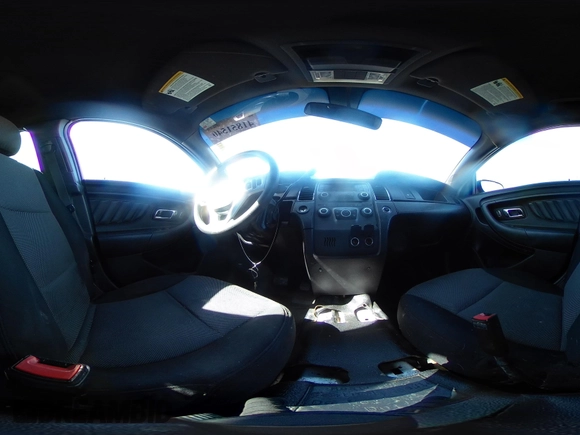 2013 Ford Police Interceptor z VIN 1FAHP2M82DG132383, wystawiony jako IAAI lot #41851540 z przebiegiem 172 639 mil mil oraz . Historia ofert i sprzedaży dostępna na DreamBid. Obrazek 18.