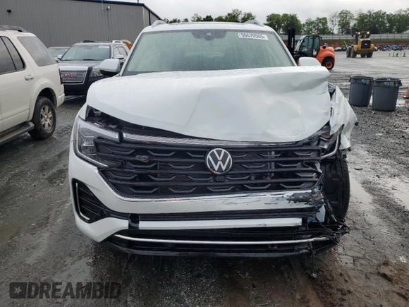 2025 Volkswagen Atlas SE with VIN 1V2FR2CA5SC545885, listed as a Copart auction lot 56670505 with 1,772 mi miles and Salvage title. Bid and sale history available at DreamBid. Image 5.