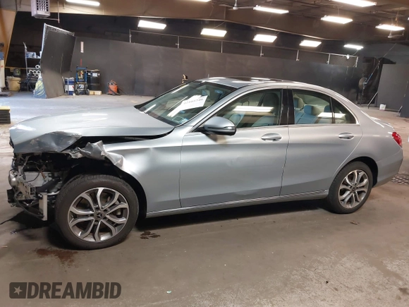 2018 Mercedes-Benz C 300 с VIN 55SWF4KB1JU249956, выставлен на аукционе IAAI как лот 42105746 с пробегом 45 739 миль миль и . История ставок и продаж доступна на DreamBid. Изображение 14.