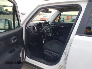 2015 Jeep Renegade Latitude with VIN ZACCJABT9FPB99964, listed as a IAAI auction lot 41250730 with 117,251 mi miles and . Bid and sale history available at carsss.com. Image 5.