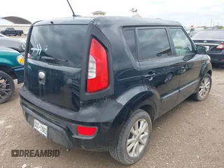 2013 Kia Soul ! with VIN KNDJT2A62D7481943, listed as a IAAI auction lot 42109927 with 148,118 mi miles. Bid and sale history available at carsss.com. Image 4.