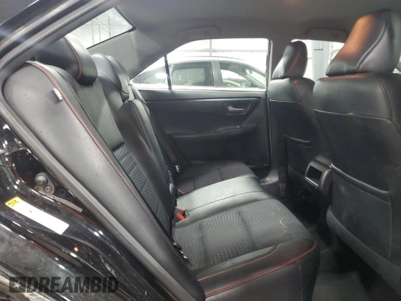 2015 Toyota Camry XLE z VIN 4T1BF1FK8FU921689, wystawiony jako Copart lot #55825225 z przebiegiem 116 438 mil mil oraz Szkoda całkowita • Salvage title. Historia ofert i sprzedaży dostępna na DreamBid. Obrazek 10.