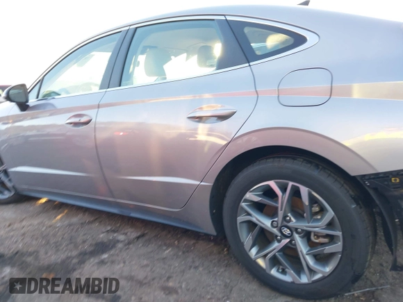 2023 Hyundai Sonata SEL z VIN KMHL64JA1PA321006, wystawiony jako IAAI lot #38313188 z przebiegiem 12 619 mil mil oraz . Historia ofert i sprzedaży dostępna na DreamBid. Obrazek 14.