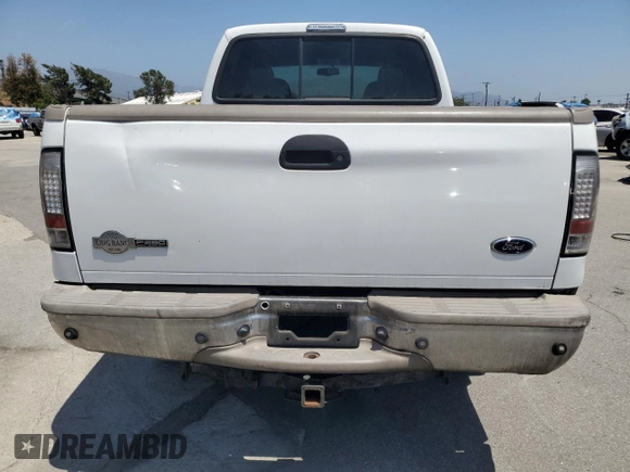 2007 Ford F-250 XL z VIN 1FTSW21P47EB01599, wystawiony jako Copart lot #57261035 z przebiegiem 152 671 mil mil oraz Szkoda całkowita • Salvage title. Historia ofert i sprzedaży dostępna na DreamBid. Obrazek 6.