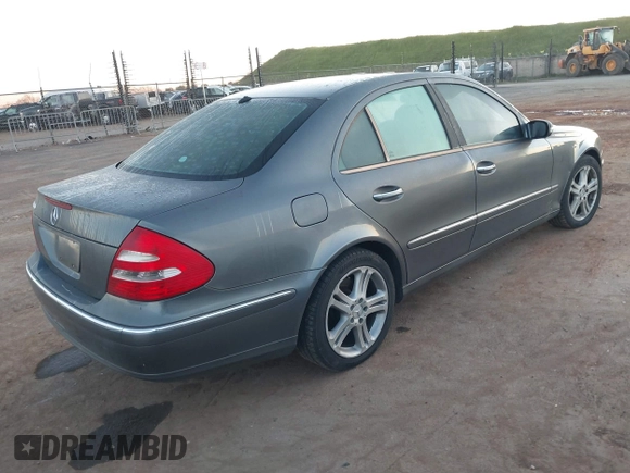 2006 Mercedes-Benz E-Class 3.5L with VIN WDBUF56J46A862443, listed as a IAAI auction lot 41877924 with 17,920 mi miles. Bid and sale history available at carsss.com. Image 4.