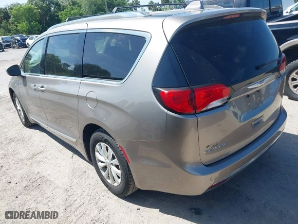 2018 Chrysler Pacifica Touring L with VIN 2C4RC1BG7JR217406, listed as a IAAI auction lot 41963578 with 80,310 mi miles. Bid and sale history available at carsss.com. Image 3.