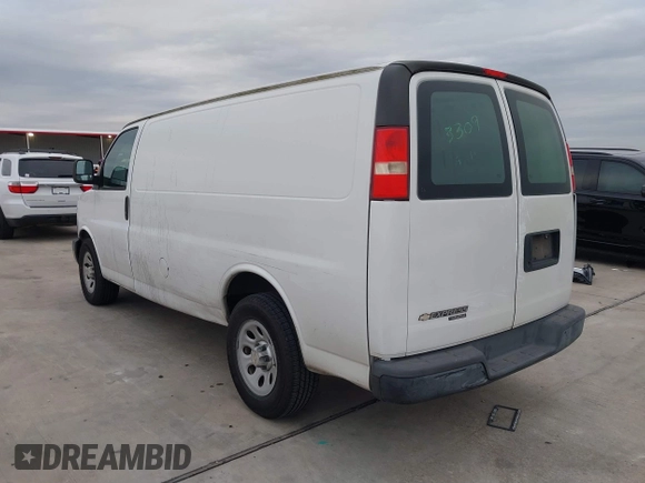 2013 Chevrolet Express Cargo z VIN 1GCSGAFX4D1128353, wystawiony jako IAAI lot #41369784 z przebiegiem 109 703 mil mil oraz . Historia ofert i sprzedaży dostępna na DreamBid. Obrazek 3.