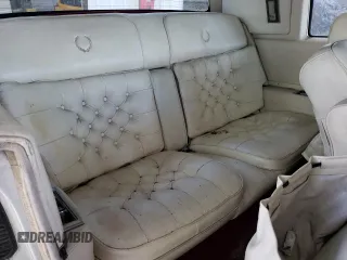 1983 Cadillac Eldorado z VIN 1G6AL5787DE628931, wystawiony jako Copart lot #73113774 z przebiegiem 28 559 mil mil oraz Tytuł czysty. Historia ofert i sprzedaży dostępna na DreamBid. Obrazek 10.