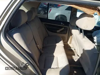 2005 Volkswagen Golf с VIN 9BWFR61J354015902, выставлен на аукционе IAAI как лот 41462331 с пробегом 235 754 миль миль и . История ставок и продаж доступна на DreamBid. Изображение 8.
