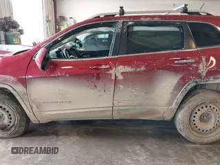 2015 Jeep Cherokee Limited z VIN 1C4PJMDB1FW651268, wystawiony jako IAAI lot #42226223 z przebiegiem 181 631 mil mil oraz . Historia ofert i sprzedaży dostępna na DreamBid. Obrazek 14.