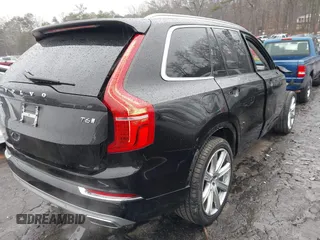 2016 Volvo XC90 T6 Inscription with VIN YV4A22PL6G1016828, listed as a IAAI auction lot 41572292 with 124,343 mi miles. Bid and sale history available at carsss.com. Image 4.