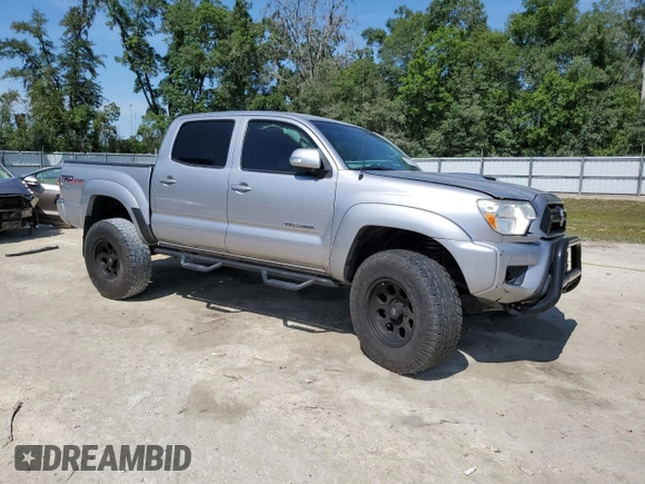 2015 Toyota Tacoma z VIN 5TFLU4EN5FX135486, wystawiony jako Copart lot #58320245 z przebiegiem 95 424 mil mil oraz Szkoda całkowita • Salvage title. Historia ofert i sprzedaży dostępna na DreamBid. Obrazek 4.