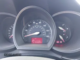 2017 Kia Rio LX z VIN KNADM4A30H6027274, wystawiony jako IAAI lot #42408832 z przebiegiem 131 037 mil mil oraz . Historia ofert i sprzedaży dostępna na DreamBid. Obrazek 7.